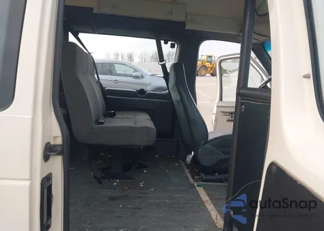 1993 Ford Econoline E350 Super Duty Van из США, поврежденный, VIN 1FTJS34H0PHA71663